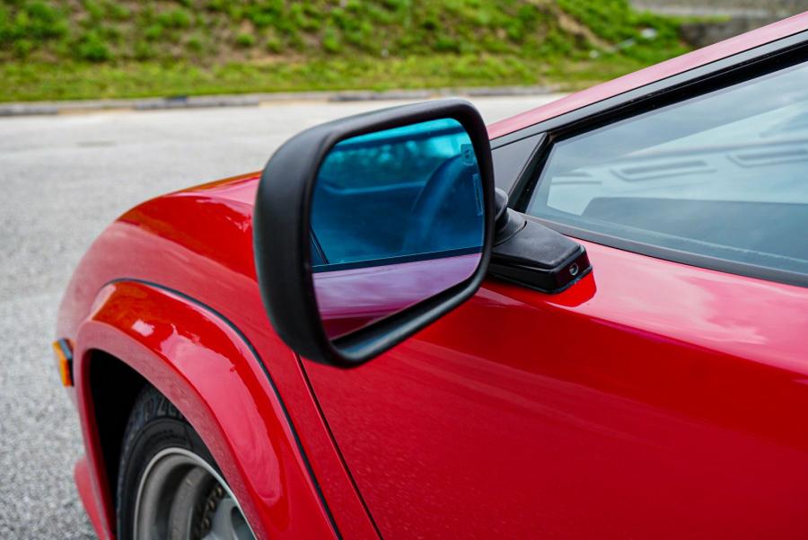 Детали экстерьера Lamborghini Countach LP5000 S Quattrovalvole 1988 года  (фото 57 из 146)